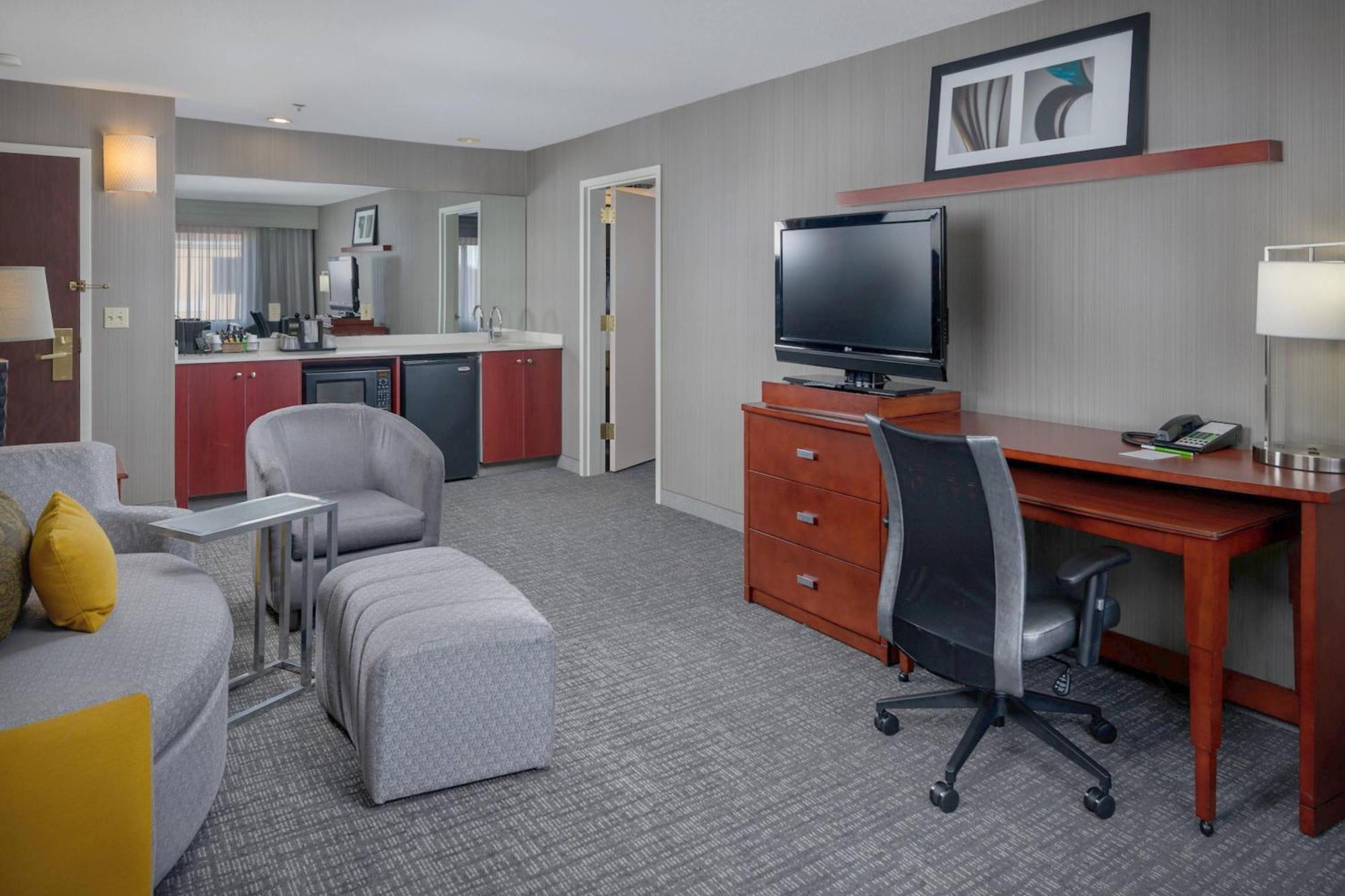 Courtyard By Marriott New Haven Orange Hotel Buitenkant foto