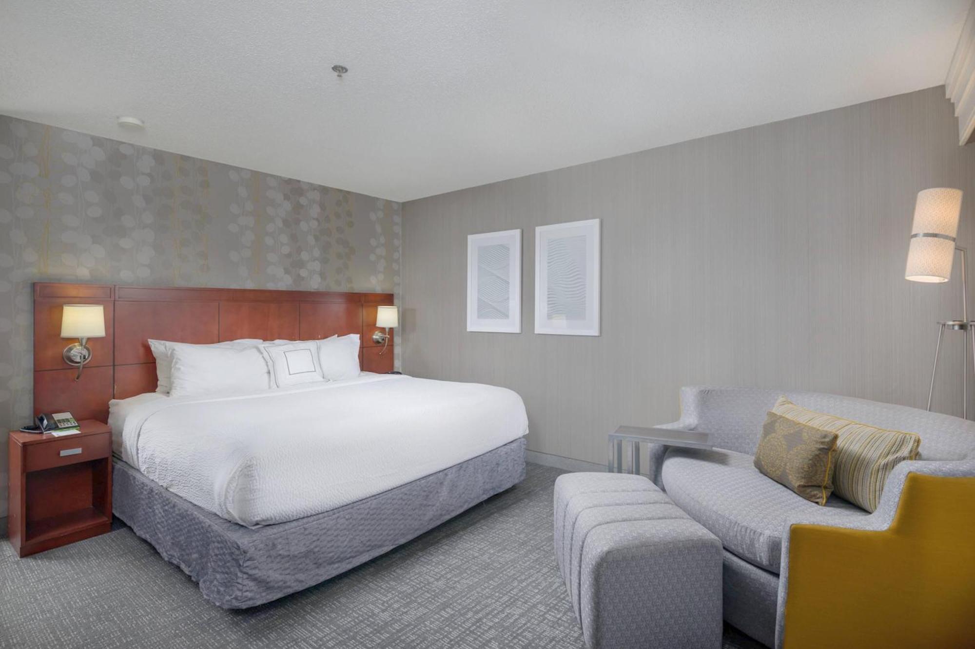 Courtyard By Marriott New Haven Orange Hotel Buitenkant foto