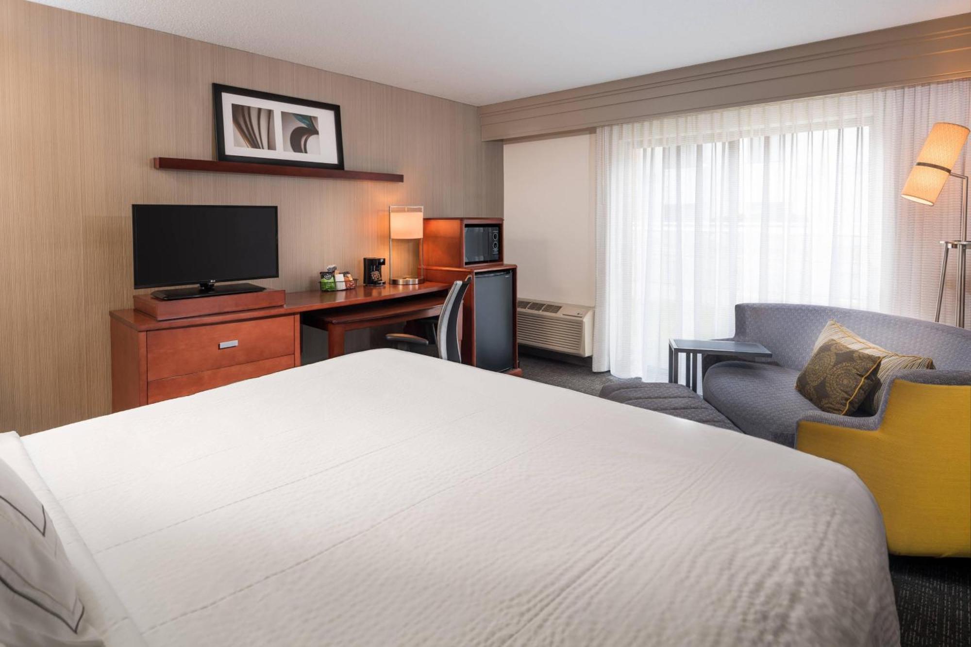 Courtyard By Marriott New Haven Orange Hotel Buitenkant foto